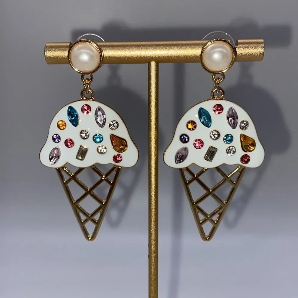 π
π π
Darling BoHo Rhinestone π IceβCream Earrings π¦β¨ - Picture 4 of 13